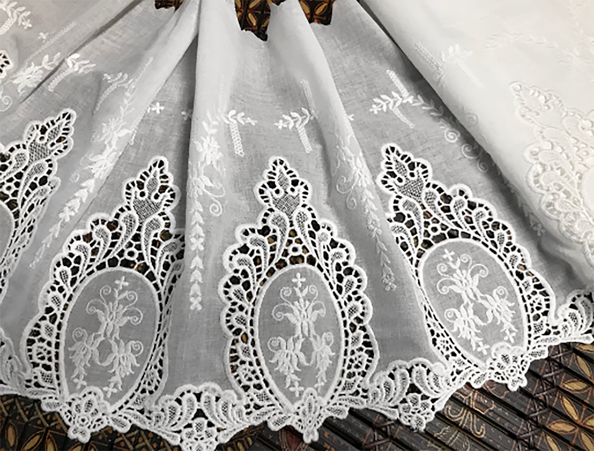 Natural White Medallions Pattern embroidered   Lace  on Natural White Cotton Voile - 35 cm Wide