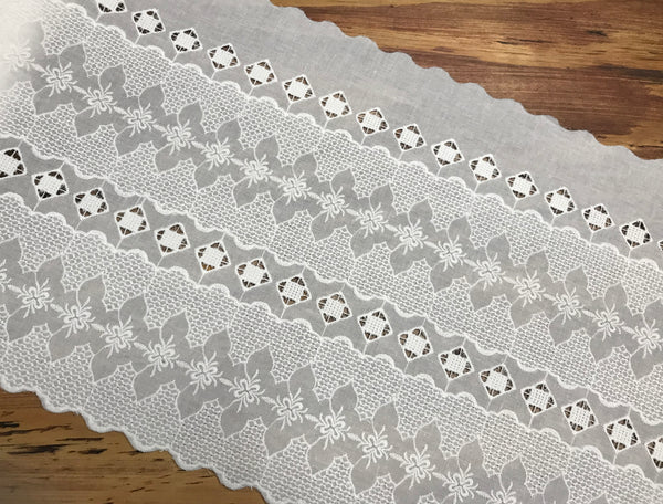 Broderie Anglaise cotton eyelet lace trim, 32 cm Wide.