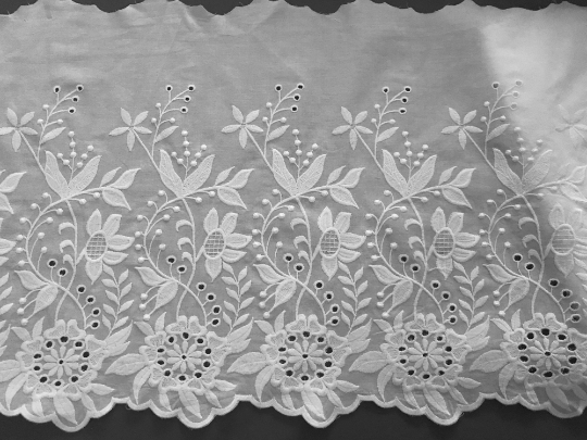 Natural White Floral Embroidery on Cotton Voile - Broderie Anglaise -  Cotton Voile - 34 cm Wide.