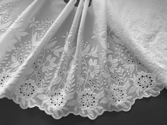 Natural White Floral Embroidery on Cotton Voile - Broderie Anglaise -  Cotton Voile - 34 cm Wide.