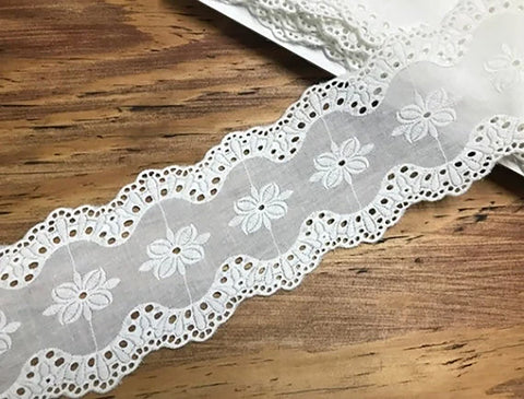 Natural White Embroidery w/ Both Sides Scalloped - Broderie Anglaise Insert - Natural White Cotton Voile - 10 cm Wide.